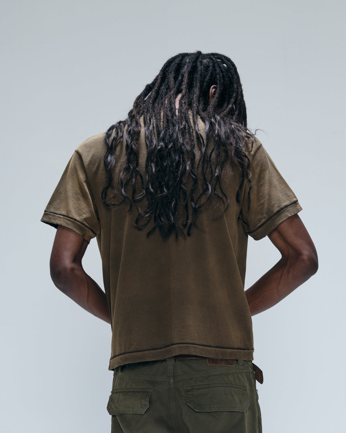 GOAT REGULAR GAZE TEE - OLIVE GREEN